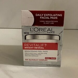 L’Oréal Revitalift Bright Reveal facial pads